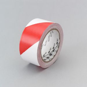 Afbeelding - https-www-ez-catalog-nl-Asset-d563f5082a624015aa63426a3aa0ef9c-ImageFullSize-3mtm-767-red-white-gp-vinyl-tape-jpg